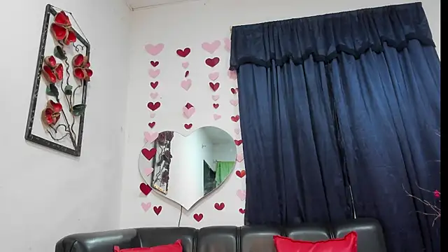 Snapshot of SamelyEvans chatting on 04.02.26 SamelyEvans online show from 04.02.26