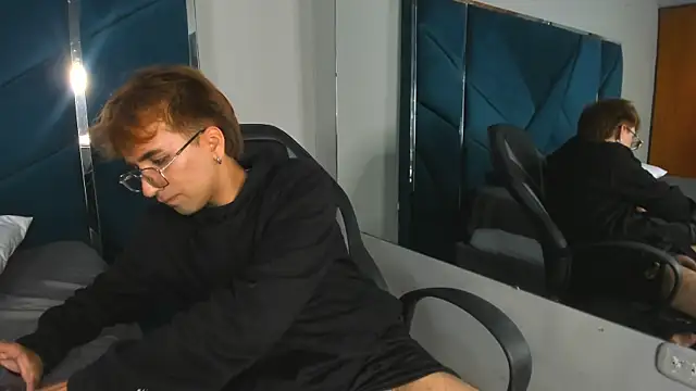 Snapshot of JeremySanders1_ chatting on 04.03.26 JeremySanders1 online show from 04.03.26