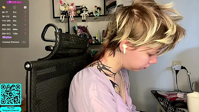 Snapshot of MadalynNosel chatting on 04.03.26 MadalynNosel online show from 04.03.26