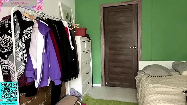 MadalynNosel online show from 05.27.26