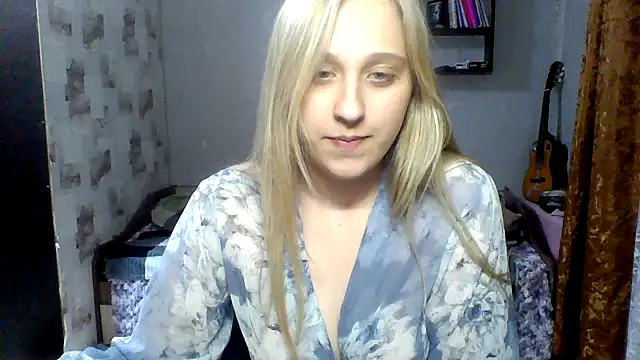 Snapshot of IsOlli chatting on 06.16.26 IsOlli online show from 06.16.26