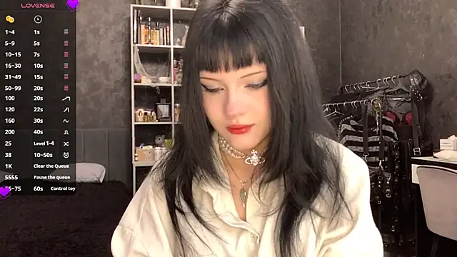 EmilyEmbears online show from 06.01.26