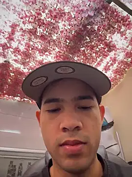 Snapshot of Mr_Yonder chatting on 04.02.26 Mr Yonder online show from 04.02.26