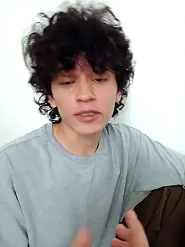 Snapshot of normalboy16 chatting on 04.01.26 normalboy16 online show from 04.01.26