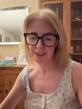 Laylaskyexx online show from 04.16.26