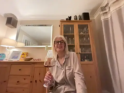 Laylaskyexx online show from 04.22.26