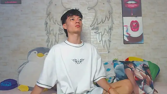 Snapshot of Alex_latino_ chatting on 04.02.26 Alex latino online show from 04.02.26