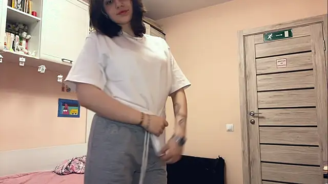 Snapshot of NoraSweetie chatting on 04.02.26 NoraSweetie online show from 04.02.26