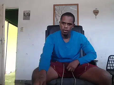 Snapshot of OfficialFrankX chatting on 04.09.26 OfficialFrankX online show from 04.09.26