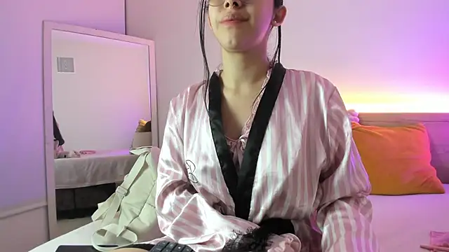DaphneValucci online show from 07.29.26