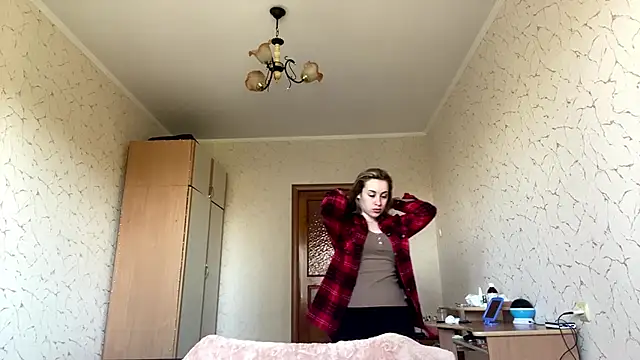 SpringSummers online show from 04.19.26
