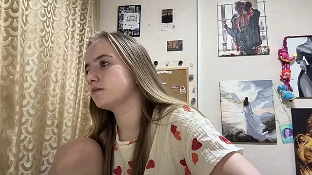 Snapshot of SabinaHaggen chatting on 04.02.26 SabinaHaggen online show from 04.02.26