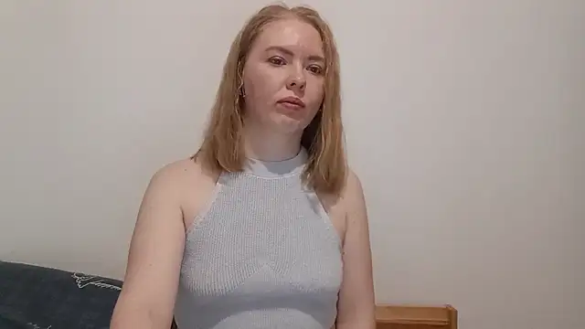 Snapshot of Mary318875 chatting on 04.04.26 Mary318875 online show from 04.04.26