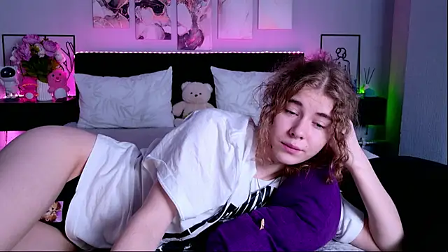 Girl Next Door 18 online show from 05.30.26