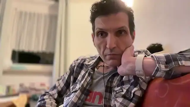 Snapshot of Dermart chatting on 04.02.26 Dermart online show from 04.02.26