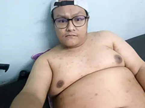 Snapshot of FatStriper chatting on 04.03.26 FatStriper online show from 04.03.26