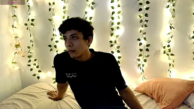 Naugthygamerboy online show from 06.17.26