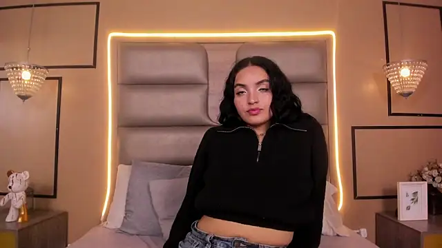 Snapshot of BIANCACOLLINNS chatting on 04.07.26 BIANCACOLLINNS online show from 04.07.26