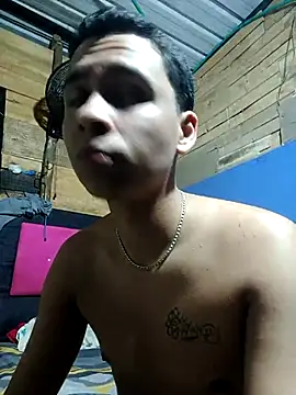 Snapshot of Emyli_Liammm chatting on 04.03.26 Emyli Liammm online show from 04.03.26