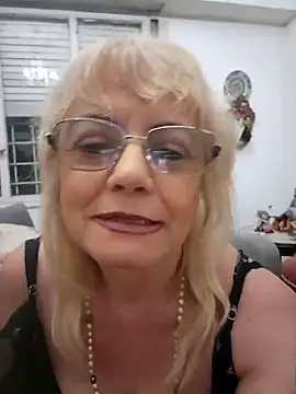 Snapshot of MatureElegantWidow chatting on 04.03.26 MatureElegantWidow online show from 04.03.26