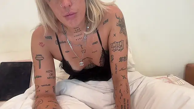 Snapshot of jesswilde_xo chatting on 05.19.26 jesswilde xo online show from 05.19.26