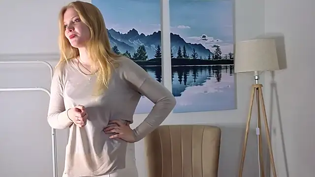 Snapshot of DelisaFroyd chatting on 04.04.26 DelisaFroyd online show from 04.04.26