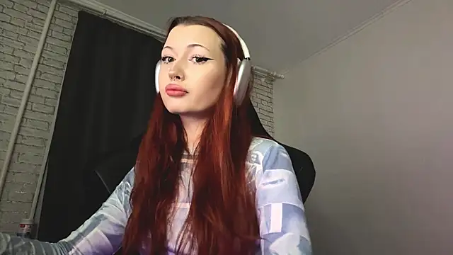 Snapshot of LaurenGoodhart chatting on 04.10.26 LaurenGoodhart online show from 04.10.26