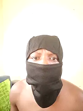 Snapshot of MaskedWithCum chatting on 04.05.26 MaskedWithCum online show from 04.05.26