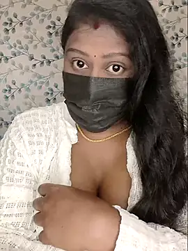 Romantic Woman online show from 04.19.26