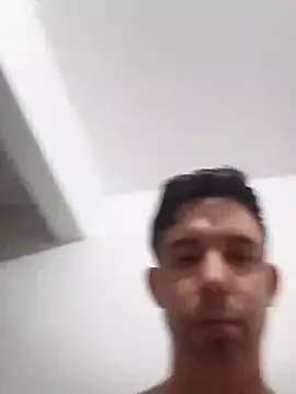 Snapshot of Roger1986_ chatting on 04.07.26 Roger1986 online show from 04.07.26