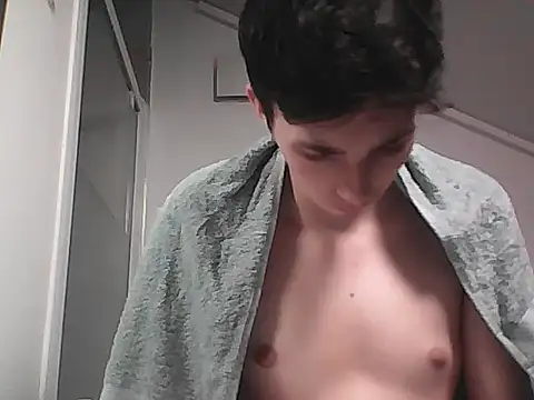 Snapshot of biscotte-du-85 chatting on 04.05.26 biscotte-du-85 online show from 04.05.26