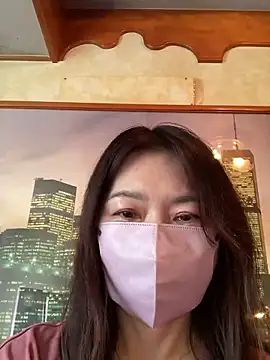 Snapshot of lemonade_madame chatting on 04.20.26 lemonade madame online show from 04.20.26
