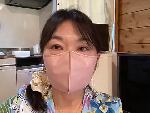 Snapshot of lemonade_madame chatting on 05.29.26 lemonade madame online show from 05.29.26