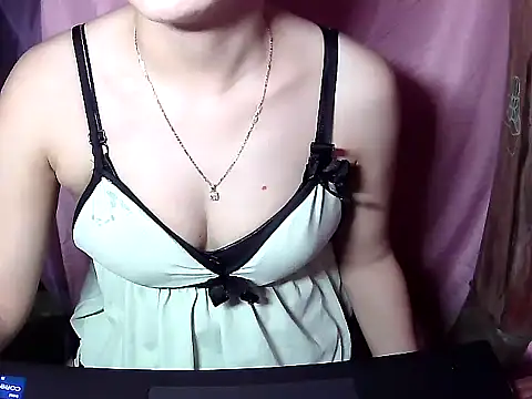 Snapshot of Elenya chatting on 04.20.26 Elenya online show from 04.20.26