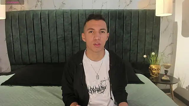 Snapshot of Dylan_ross_ chatting on 04.07.26 Dylan ross online show from 04.07.26