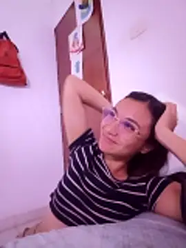Snapshot of Leticia_Hinkley_ chatting on 04.14.26 Leticia Hinkley online show from 04.14.26