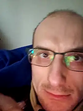 Snapshot of UpbeatXiphias chatting on 04.09.26 UpbeatXiphias online show from 04.09.26