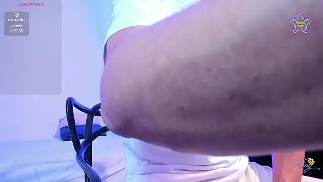 Snapshot of Axel__fierro chatting on 04.05.26 Axel fierro online show from 04.05.26