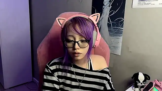 Snapshot of SaxonDibs chatting on 04.05.26 SaxonDibs online show from 04.05.26