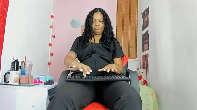 EllyBloom online show from 07.24.26
