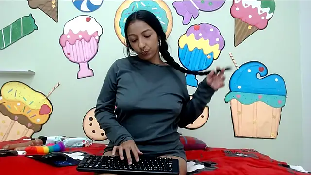 pamelaskiny20 online show from 05.14.26