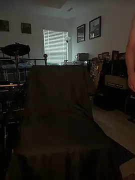 GeetarLuvver online show from 05.18.26