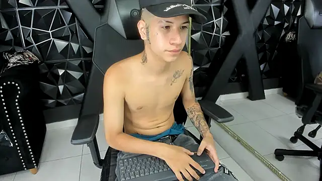 MiloSex  online show from 05.08.26