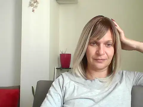 SweetLilTrouble online show from 04.28.26