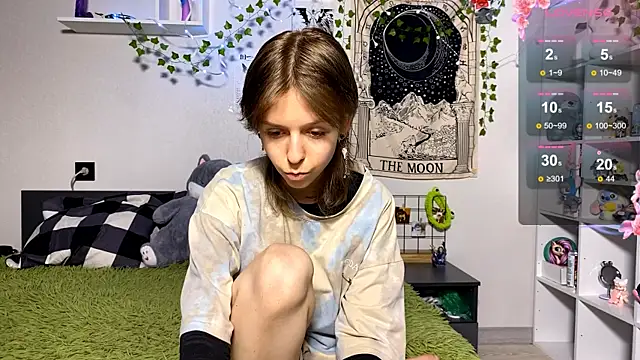 Snapshot of LunaBless chatting on 04.09.26 LunaBless online show from 04.09.26