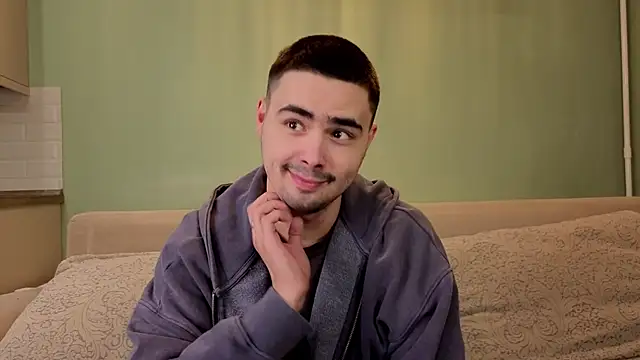 Snapshot of Badaiiiii77 chatting on 04.05.26 Badaiiiii77 online show from 04.05.26