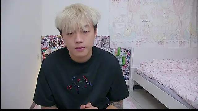 Snapshot of Zhuguli-001 chatting on 04.07.26 Zhuguli-001 online show from 04.07.26