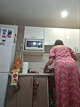 Snapshot of LaliaMia chatting on 03.10.25 LaliaMia online show from 03.10.25