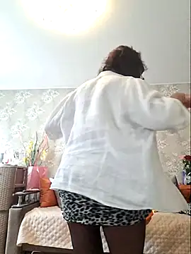 Snapshot of LaliaMia chatting on 09.12.25 LaliaMia online show from 09.12.25