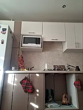 Snapshot of LaliaMia chatting on 09.13.25 LaliaMia online show from 09.13.25